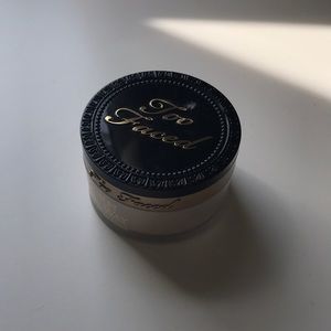 Too faced born this Way powder